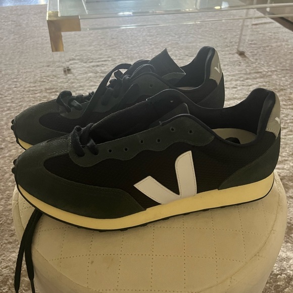 VEJA Rio Branco Alveomesh Suede Trainer 42 (US 9) - Picture 2 of 5